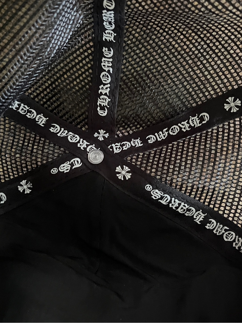 Chrome Hearts Black Hat with Red Lip Patch and Gold Tooth - Picture 6 of 7